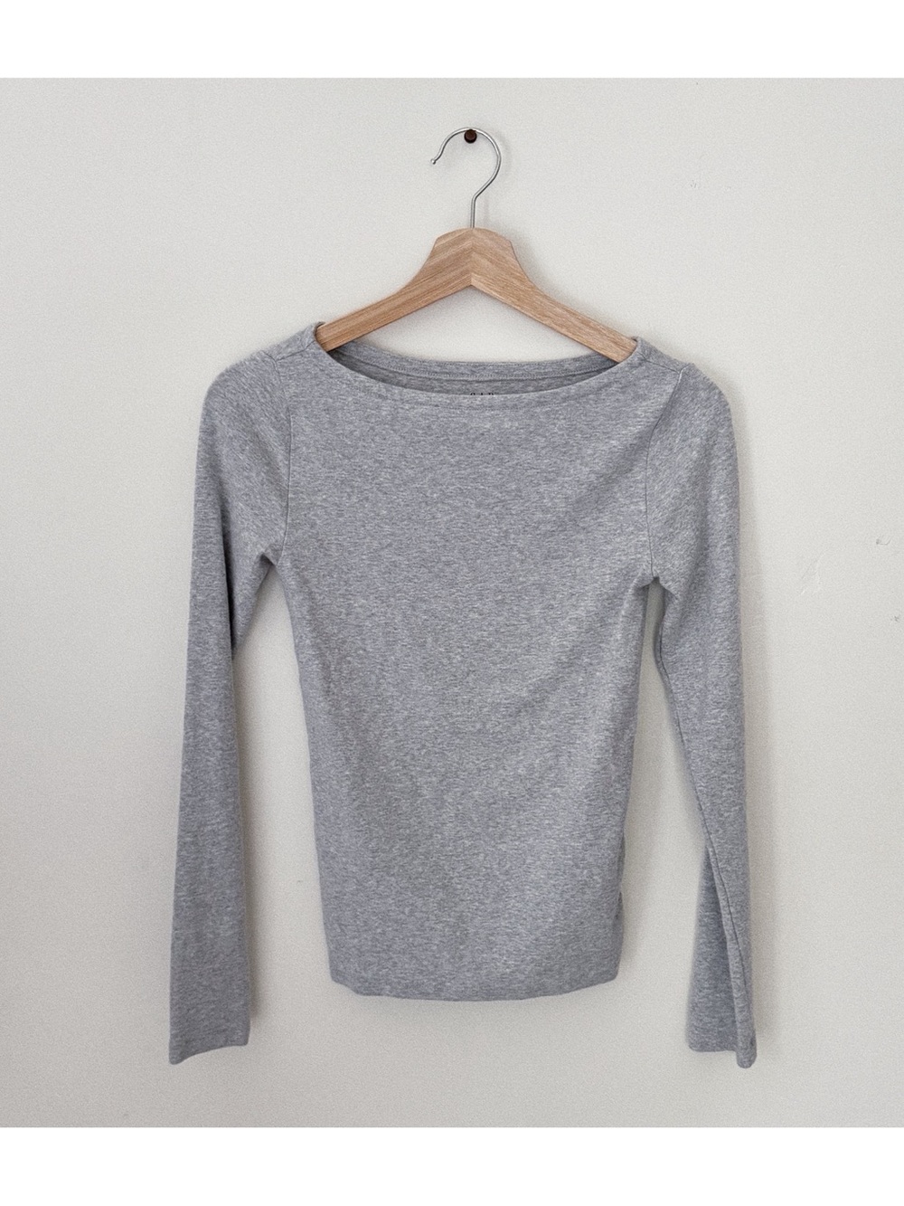 gap modern boatneck t-shirt